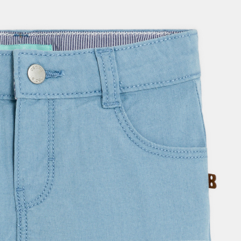 شورت برمودا من القطن المزخرف باللون الأزرق الفاتح  للأولاد الصغار